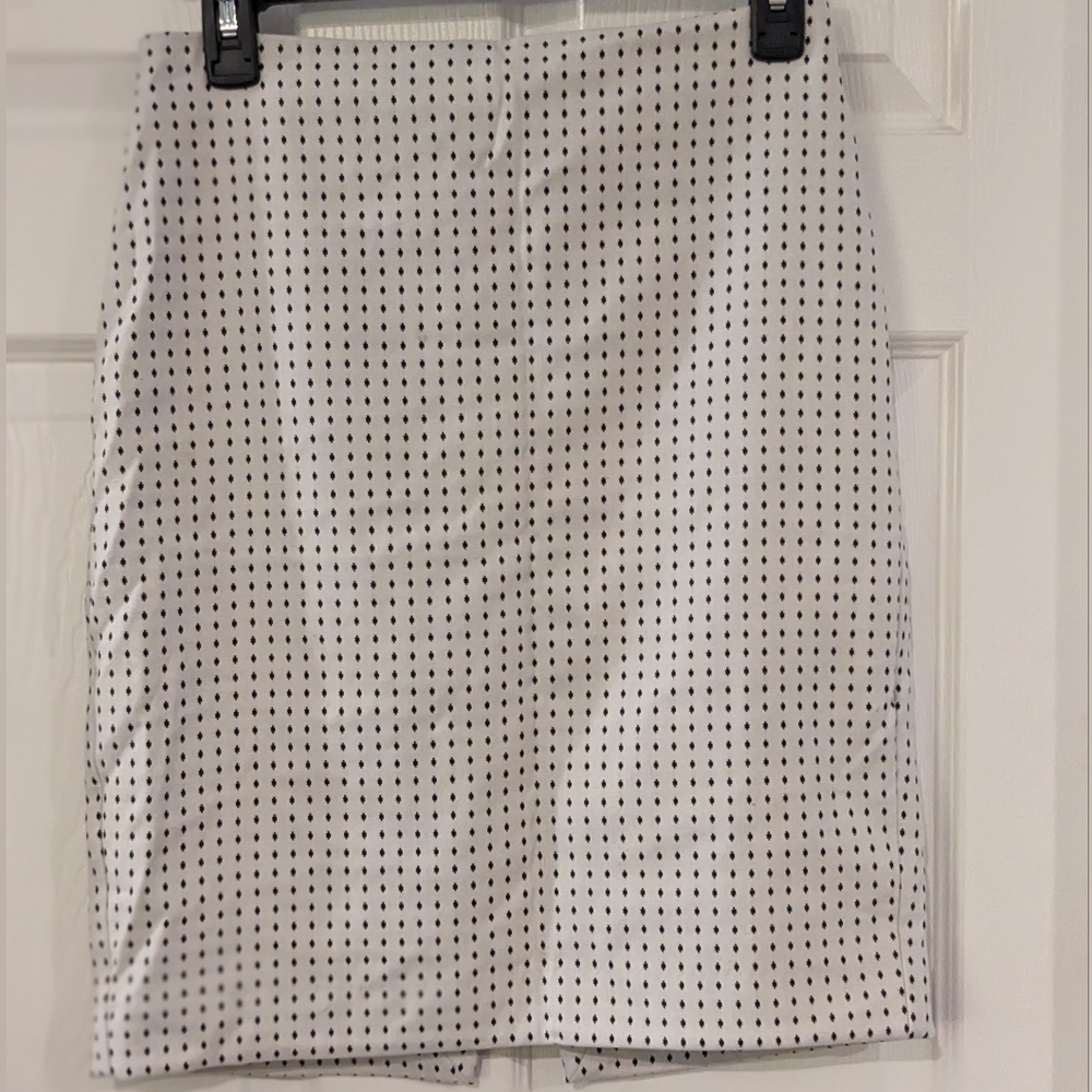 Express Lined Pencil Skirt - White with Black Diamond Print - Size 6